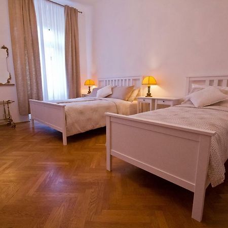 Golden Rooms Bed & Breakfast ตรีเอสเต ภายนอก รูปภาพ