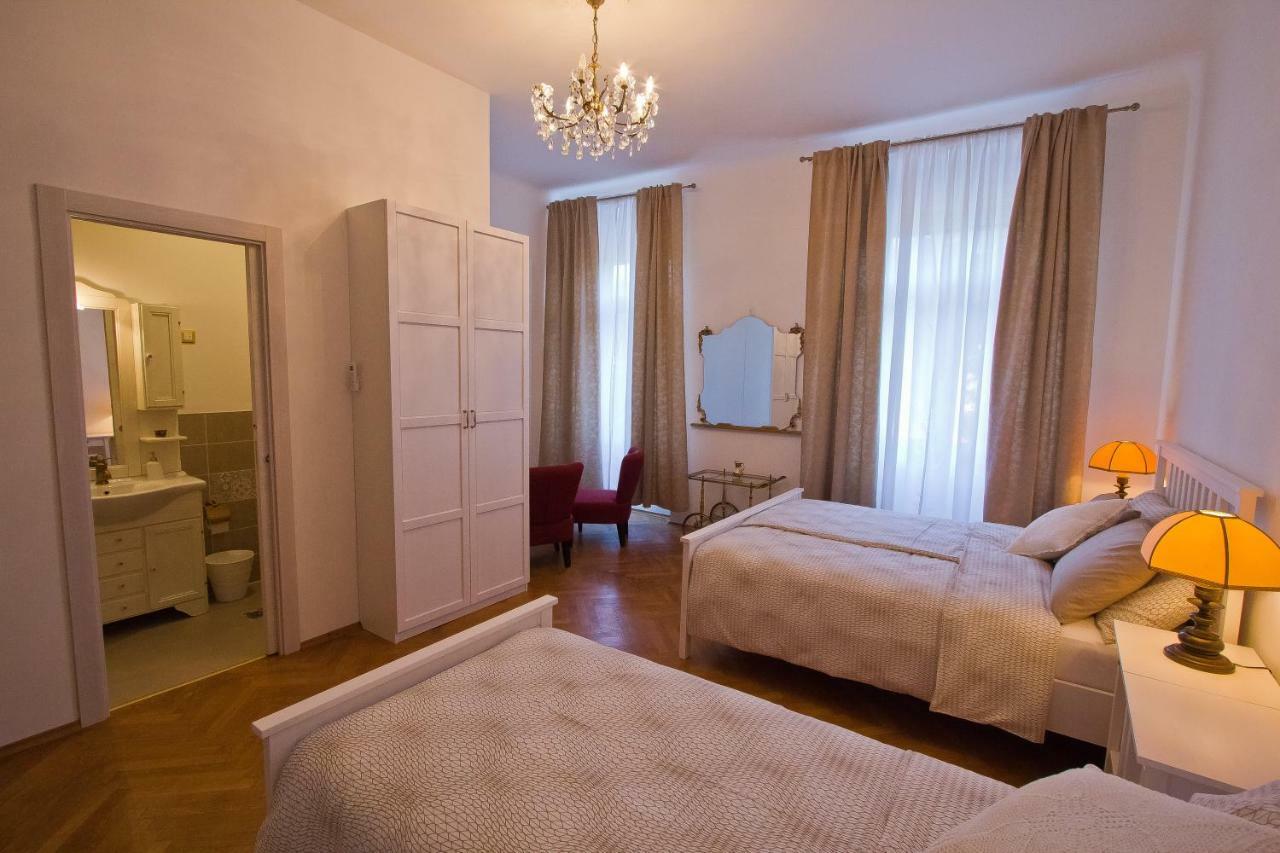Golden Rooms Bed & Breakfast ตรีเอสเต ภายนอก รูปภาพ