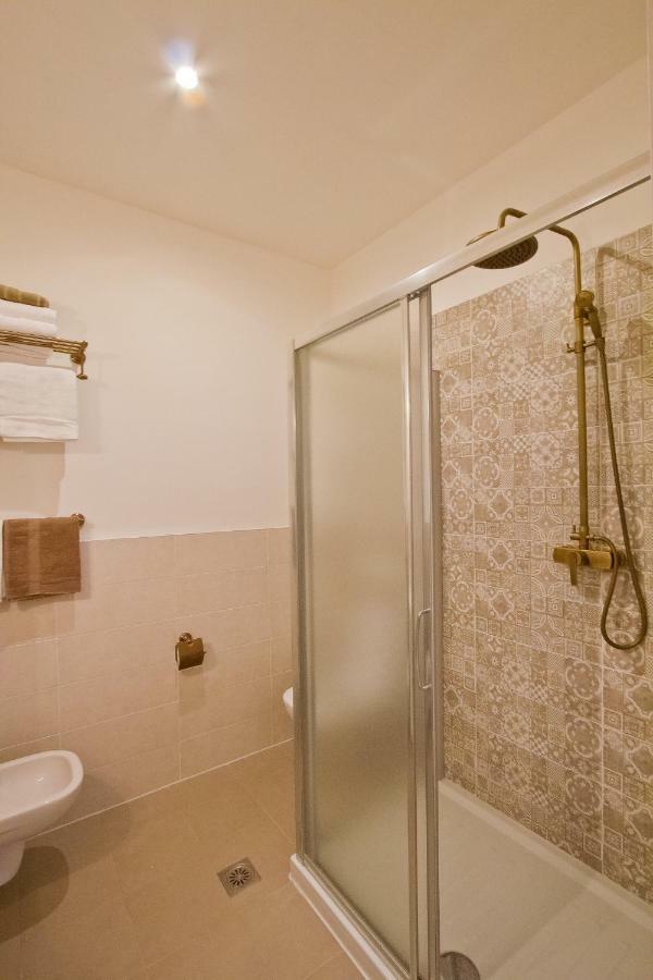 Golden Rooms Bed & Breakfast ตรีเอสเต ภายนอก รูปภาพ
