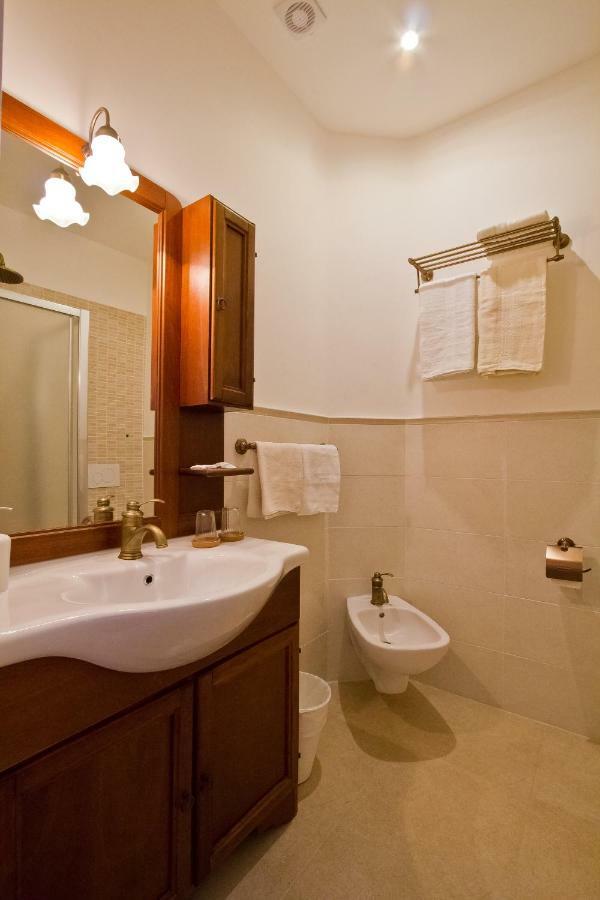 Golden Rooms Bed & Breakfast ตรีเอสเต ภายนอก รูปภาพ